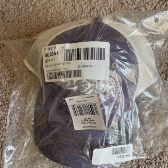 The North Face Embroidered Mudder Trucker Hat, Bear Graphic NWT